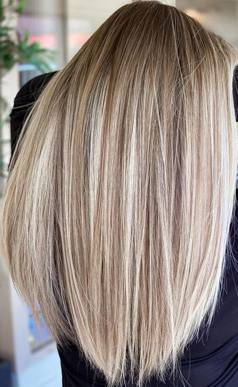 Dark Hair Gone Blonde, Autumn Nail Colours 2022, Hair Color For 2023, Autumn Hair 2022, Hair Styles Medium Length 2022, Blonde 2022, Trending Hairstyles 2022, Fall 2022 Hair Color Trends Blonde, Fall 2022 Blonde Hair Trends