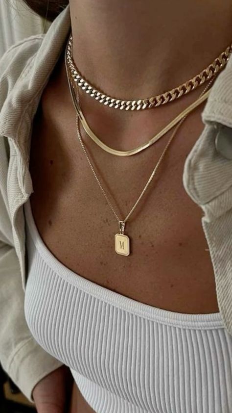 #jewelry #jewelryaddict #jewelrytrends #necklace Necklace Stacks, Necklace Stack, Stacked Necklaces, Luxe Jewelry, Jewelry Accessories Ideas, Jewelry Fashion Trends, Classy Jewelry, Jewelry Essentials, Stacked Jewelry