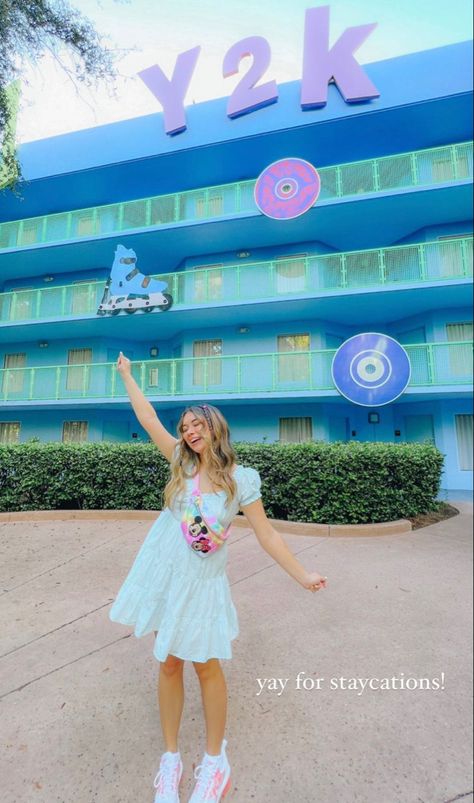 Emily Nelson, Disneyland World, Disney Lifestyle, Disney College Program, Disney Photo Ideas, Cute Friend Pictures, Disney Photos, Disney Aesthetic, Disney Life