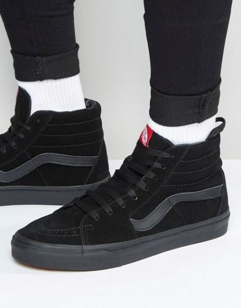 Vans Sk8 Hi Black, Stylish Running Shoes, Outfit Hombre, All Black Shoes, Suede Trainers, Day Fashion, Sneaker Stores, Vans Sk8 Hi, Sk8 Hi