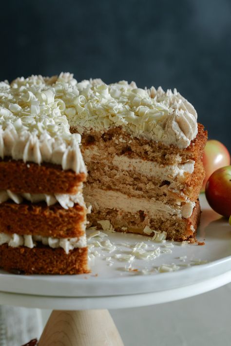 Chai Cake, Apple Chai, Spiced Buttercream, Yummy Pie Recipes, Holidays Recipes, Fall Foods, Apple Cake Recipes, Layer Cakes, Chai Spice