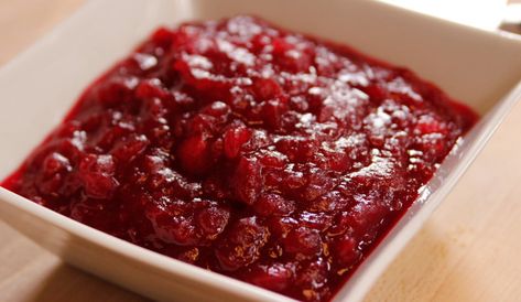 Make-Ahead Cranberry Sauce by Ina Garten Make Ahead Cranberry Sauce, Cranberry Apple Sauce, Edible Ideas, Fresh Cranberry Sauce, Best Cranberry Sauce, Fresh Cranberry, Cranberry Relish, Cranberry Sauce Recipe, Food Network Canada