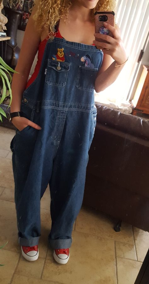 1990 Overalls, Oversized Overalls Outfit 90s, Demin On Demin Outfits, Baggy Overalls Outfit 90s, Oversized Overalls Outfit, Overalls And Converse, Overalls Outfit 90s, Overalls Aesthetic, Demin Outfit