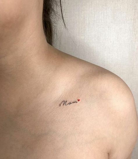 Small Tattoos To Get For Your Mom, Mom Tattoo For Daughter, Mom Tattoo Designs For Daughter, Mama Tattoo Design, Small Mom Tattoos, Tattoos To Honor Mom, Essential Fashion Pieces, Tato Minimal, Hand Tattoos For Girls