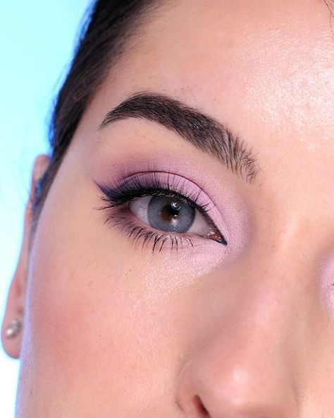 Wing Eyeshadow, Rose Quartz Palette, Smokey Wing, Star Eyeliner, Purple Eye Makeup Tutorial, Purple Eyeshadow Looks, Purple Makeup Looks, Bretman Rock, Romantic Blue