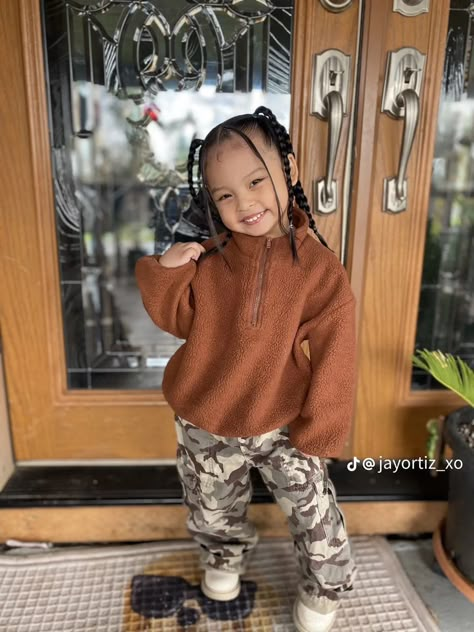 Aesthetic Toddler Outfits, Baby Streetwear, Boys Fall Outfits, Earthy Outfits, Baby Fits, Mommy Baby, Mixed Babies, Baby Family, Kids Outfits Girls