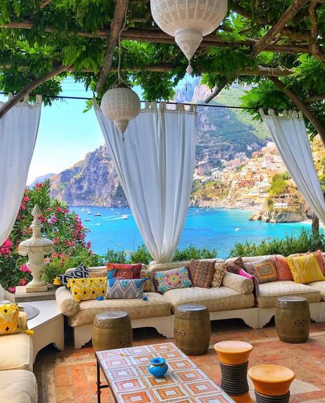 Capri Italia, Amalfi Coast Travel, Terrasse Design, Home Improvement Loans, Positano Italy, Budget Home Decorating, Italy Photo, Positano, Amalfi Coast