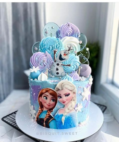 Elza E Anna Cake, Frozen Themed Birthday Party Cake, Elsa Birthday Cake Frozen, Frozen 3rd Birthday Cake, Elsa Party Ideas, Elsa Cake Ideas, Tort Frozen, Frozen 2 Birthday Cake, Elsa Birthday Party Ideas