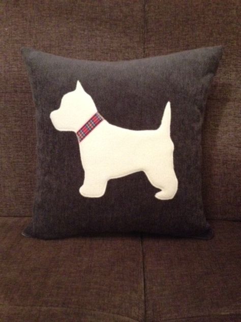 Applique Cushions, Westie Dog, Sewing Cushions, Diy Pillow Covers, Wool Applique Patterns, Book Pillow, Pillow Tutorial, Dog Cushions, Wool Applique