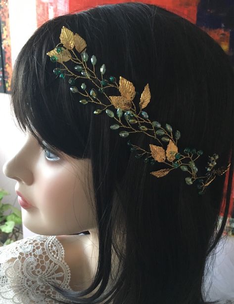 Laurel Wreath Wedding Hair, Green Wedding Hair Piece, Bridal Halo Headpiece, Green Wedding Hair, First Communion Hairstyles, Gold Headpiece Wedding, Gold Bridal Headband, Leaf Tiara, Communion Hairstyles