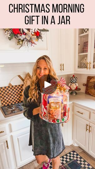 99K views · 2.1K reactions | CHRISTMAS MORNING GIFT IN A JAR ❤️ with @marthawhite. Looking for a fun and unique gift idea?? Gift your friend, neighbor, teacher or loved one all the things they need to make breakfast on Christmas morning! I made sure to include our favorite muffin mix : Martha White chocolate chip muffins! Martha white has so many other muffin flavors but you can’t go wrong with chocolate chip! ❤️🎄 #cookingvideo #quickrecipes #recipeideas #easymeals #recipevideo #goodmoodfood #easyrecipes #foodie #foodblogger #foodphotography #foodreels #instafood #betterhomesandgardens #mybhg #mybhghome #bhghowiholiday #bhgholiday #foodreels #ltkhome | Life by Leanna | Darlene Love · All Alone on Christmas Christmas Morning In A Jar Gift, Gifts In A Mug Ideas Easy Diy, White Chocolate Chip Muffins, Alone On Christmas, Gift In A Jar, Darlene Love, Muffin Flavors, Martha White, Breakfast In A Jar