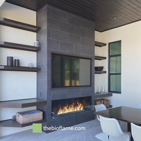 The Bio Flame is proud to be the world leader in providing ethanol fireplaces featuring an eco-friendly, modern and luxurious design. Indoor Outdoor Fireplace, Dream Fireplace, Fireplace Gallery, Outdoor Wood Burning Fireplace, Wood Burning Pizza Oven, Modern Flames, Outdoor Gas Fireplace, Ethanol Fireplace, Bioethanol Fireplace