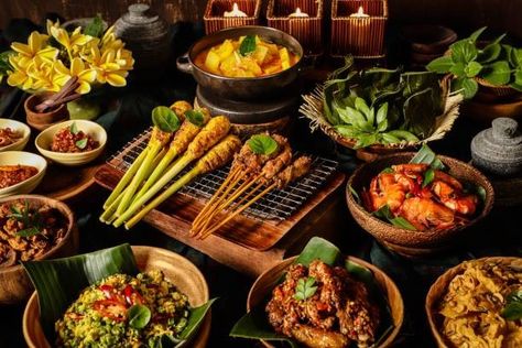 Indonesian Rice Table Recipes, Indonesian Rice Table, Balinese Recipe, Indonesian Dishes, Most Expensive Food, Indonesian Cuisine, Fish And Chicken, Dutch Recipes, Freeze Drying Food