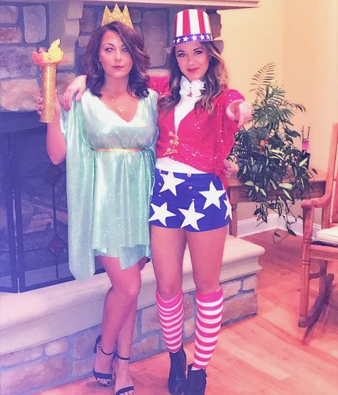 DIY Halloween costume. Lady liberty and Uncle Sam Uncle Sam Halloween Costume, Uncle Sam Costume Women, Halloween Usa Costumes, America Themed Party, Ideas Disfraz, Uncle Sam Costume, Best Diy Halloween Costumes, Cute Pumpkin Carving, Camp Theme