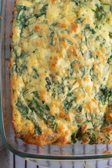 Greek Spinach and Cheese Quiche Squares - Happy Homeschool Nest Quiche Squares, Spinach And Cheese Quiche, Quiche Bites, Spinach Feta Quiche, Quiche Recipes Crustless, Vegetable Quiche Recipes, Feta Quiche, Greek Spinach, Savoury Slice