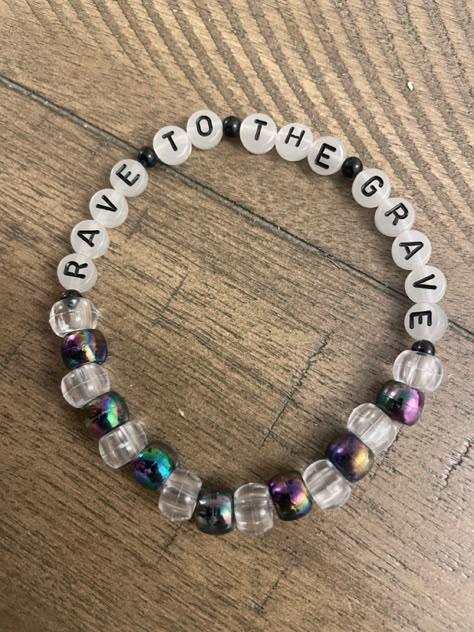 Rave Kandi Bracelets Sayings, Kandy Ideas Rave, Funny Rave Kandi, Candy Bracelets Rave, Festival Candy Bracelets, Candy Rave Bracelets, Kandi Sayings Rave, Festival Kandi Ideas, Edc Kandi Ideas