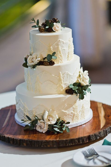 Simple Mountain Wedding Cake, Woodsy Wedding Cake, Winter Wonderland Wedding Cakes, Wedding Cake Forest, Mountain Wedding Cake, Wedding Cake Icing, Wooded Wedding, Mountain Cake, Winter Mountain Wedding