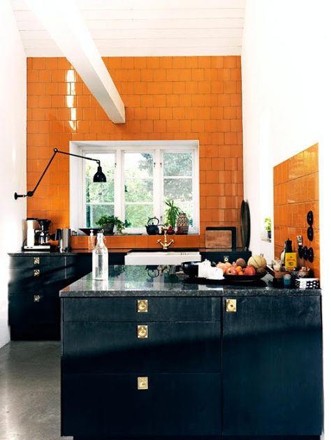 TILE FILE – ORANGE & BLACK KITCHEN Orange Tile Kitchen, Orange Kitchen Walls, Black Tiles Kitchen, Dark Blue Kitchen Cabinets, Dark Blue Kitchens, Orange Kitchen Decor, Trendy Kitchen Colors, Black Counters, Orange Tiles