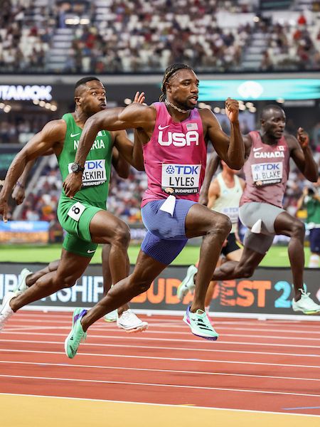 Noah Lyles Running, Noah Lyles Wallpaper, Trayvon Bromell, Track Athletes, Noah Lyles, Track And Field Sports, Olympic Track And Field, 1 Vs 1, Athletics Track