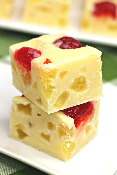 Pineapple Fudge, White Chocolate Pineapple, Chocolate Pineapple, Chocolate Caramel Fudge, White Chocolate Fudge Recipes, Cake Batter Fudge, White Chocolate Desserts, White Chocolate Recipes, Honey Roasted Carrots