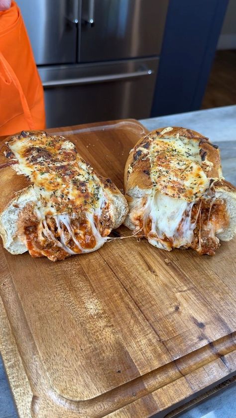 Pasta In Bread Loaf, Lasagna French Bread, Lasagna Boats In Bread, Lasagna Bread Bowl Recipe, French Loaf Recipe Ideas, Lasagna Stuffed French Bread, French Bread Lasagna, Lasagna Bread Bowls, French Loaf Dinner Ideas