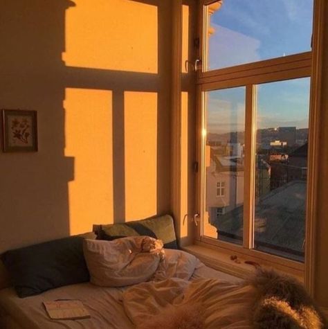 Peach Aesthetic, Orange Aesthetic, Aesthetic Rooms, Window View, Yellow Aesthetic, Sunset Sunrise, Night Aesthetic, Wassily Kandinsky, Decoration Diy