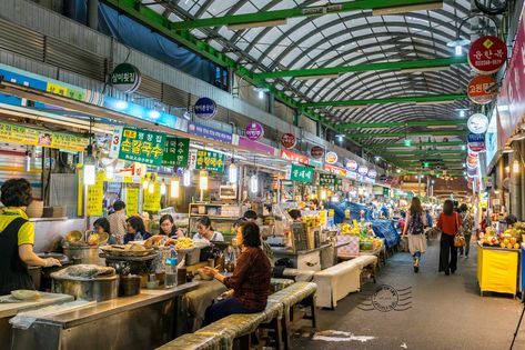 Korean Food Street, Gwangjang Market, Korean Market, Hand Gestures, Korean Street Food, Food Street, Beauty Marketing, Dump A Day, Korean Street