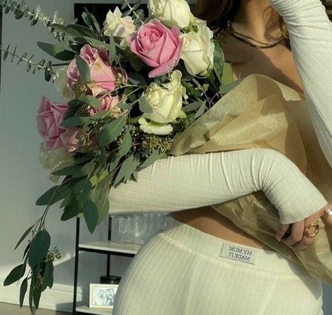 Fashion Outfits Dresses, Skirt Aesthetic, Outfits Dresses, Flower Therapy, Bouquet Of Flowers, Instagrammer, Material Girls, Divine Feminine, Aesthetic Photo