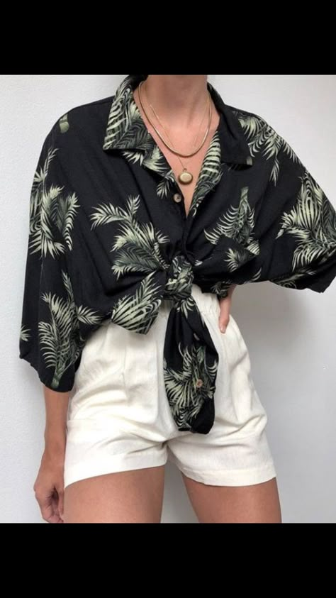 Hawaiian Polo Outfit Women, Tropical Clothes Outfits, Modern Hawaiian Outfit, Hawaiian Outfit Aesthetic, Tropical Outfits Aesthetic, Oversized Hawaiian Shirt Outfit, Hawaiian Goth, Hawaiian Clothes For Women, Hawaiian Aesthetic Outfit