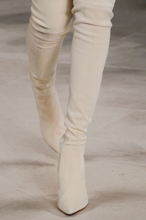 Ralph Lauren Fall 2014 Ready-to-Wear Fashion Show | Vogue Mode Shoes, Ralph Lauren Fall, Yennefer Of Vengerberg, Fashion Week Runway, Shoe Obsession, Fall 2014, Thigh High Boots, Shoe Game, Fashion Details