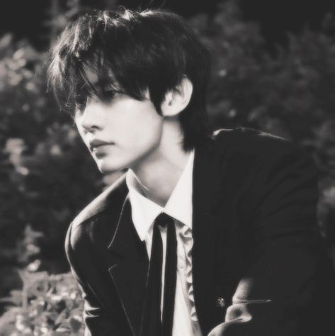 Park Sunghoon Black And White, Sunghoon Black Icons, Black Kpop Icons, Sunghoon Black And White, Enhypen Black And White, Sunghoon Black, Kpop Black And White, Park Sunghoon Enhypen, Sunghoon Park