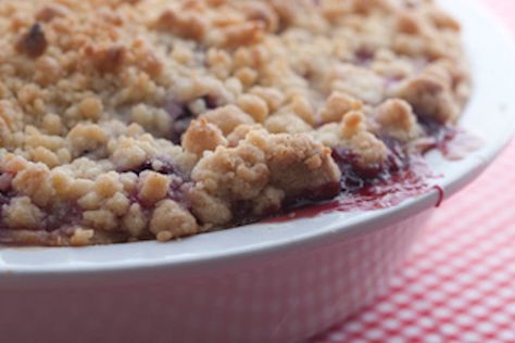 Buttery pie crust with a warm crumble on top of blackberries is just as good as it sounds! Berry Crumble Pie, Crumb Pie, Blackberry Crumble, Crumble Pie, Buttery Pie Crust, Blackberry Recipes, Berry Crumble, Pie Crumble, Berry Pie