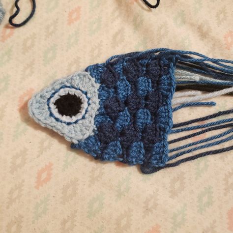 Freeform crochet, acrylic yarn. @@king_crabigail on instagram! Insane Crochet Projects, Freeform Crochet Art, Alt Crochet Ideas, Crochet Acrylic Yarn Projects, Ocean Themed Crochet, Artistic Crochet, Crochet Acrylic Yarn, Weird Crochet, Crochet Fish