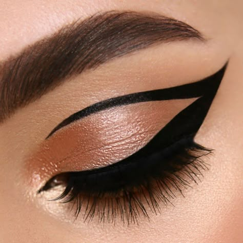 Luxe Longwear Eye Liner Pen Slay Makeup, Makeup Artist Tips, Eye Makeup Pictures, Star Makeup, Best Eyeliner, Eyeliner Makeup, Beautiful Eye Makeup, Eye Makeup Designs, Evening Makeup