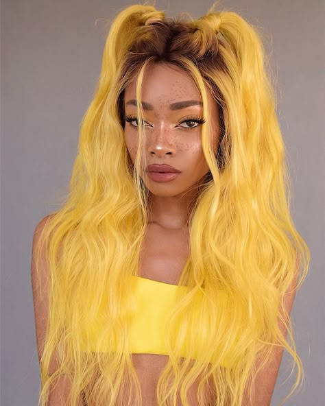 Yellow Hair Girl, Yellow Hair Dye, Tiger Eye Hair, Revolve Festival, Nyane Lebajoa, Yellow Hair Color, 90s Grunge Hair, Short Grunge Hair, Short Hair Color