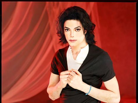 Earth Song, Michael Jackson Wallpaper, Michael Jackson Thriller, Michael Jackson Bad, Classic Songs, Michael J, King Of Pops, Plastic Surgery, Just For Fun