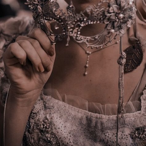 Masquerade Ball Aesthetic, Masquerade Aesthetic, Royalcore Aesthetic, Era Victoria, Royalty Core, Royal Core, Fairytale Aesthetic, Medieval Aesthetic, Ball Aesthetic