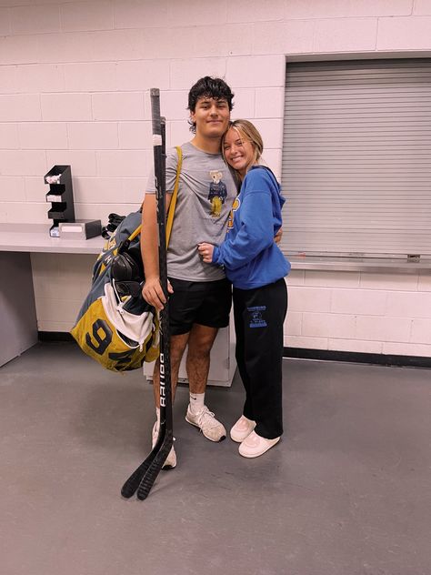 Hockey Girlfriend Aesthetic, Hockey Gf Aesthetic, Cute Hockey Couples, Hockey Wags Aesthetic, Hockey Girlfriend Outfits, Hockey Love Aesthetic, Hockey Boyfriend Aesthetic, Cute Hockey Couple Pictures, Hockey Couple Goals Boyfriends