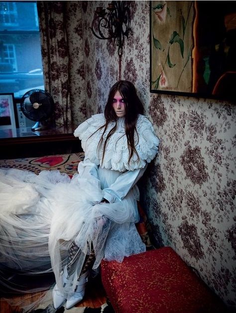 Vogue Fashion Editorial, Inez Van Lamsweerde, South Of Heaven, Jessica Miller, Inez Vinoodh, Colorful Photography, July Fashion, Art Fashion Photography, Picture Board