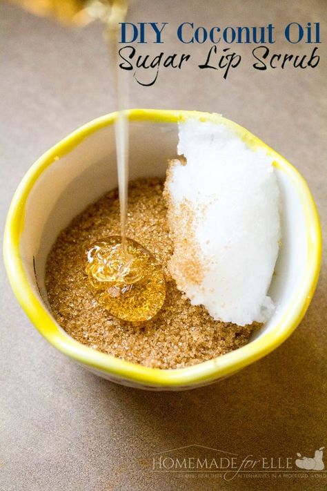 DIY Brown Sugar Lip Scrub | homemadeforelle.com Lip Scrub Without Honey, Sugar Lip Scrub Diy, Diy Brown Sugar, Lip Peeling, Lips Peeling, Lip Scrub Recipe, Scrub Diy, Diy Coconut Oil, Lip Scrub Homemade