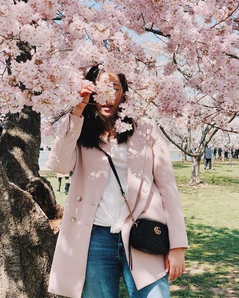 Women’s Casual Style, t-shirt, sneakers, denim, jeans, coat, crossbody bag, spring, Cherry blossoms, DC Japan Spring Fashion, Spring Outfits Korea, Cherry Blossom Outfit, Blossom Outfit, Korean Spring Outfits, Spring Outfits Japan, Spring Korea, Japan Ootd, Travel Outfit Spring