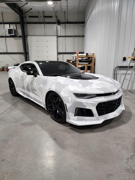 2014 Camaro Ss, White Camaro, 2012 Camaro, 2014 Camaro, Camaro Zl1, Classy Cars, Pretty Cars, Camaro Ss, 2025 Vision