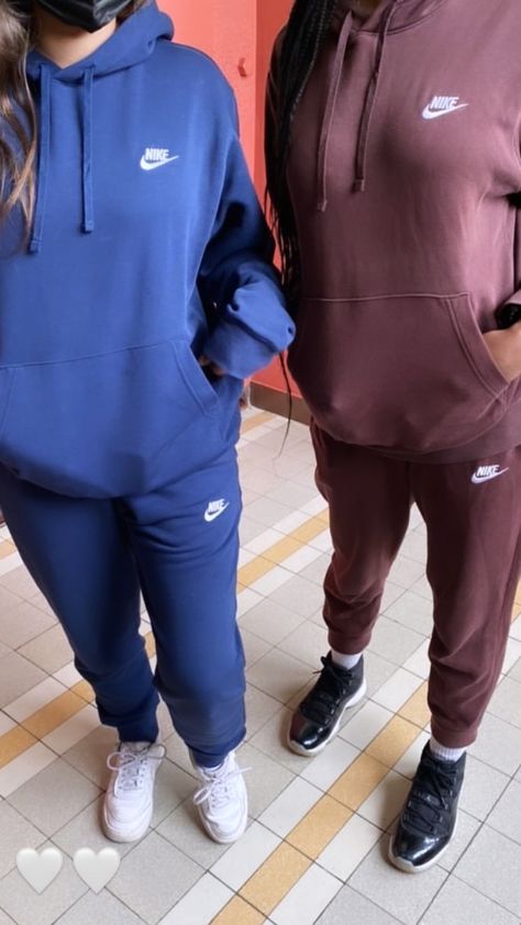 #friend #outfit #bestfriend # Ensemble Nike Bleu, Estilo Drip, Lacoste Tn, Sportwear Outfit, Nike Fits, Tracksuit Fashion, Ideas Clothes, Outfits Streetwear, Baggy Clothes