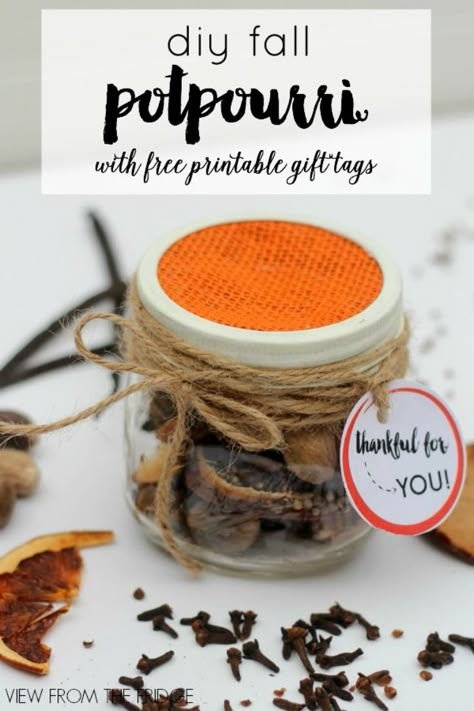 DIY Fall Potpourri Gift Idea with Free Printable | View From The Fridge Thanksgiving Potpourri Gift, Diy Fall Popourie, Diy Popurri Fall, Fall Potpourri Diy Gift Ideas, Diy Fall Potpourri, Diy Fall Gifts, Fall Food Gifts, Fall Potpourri, Homemade Potpourri