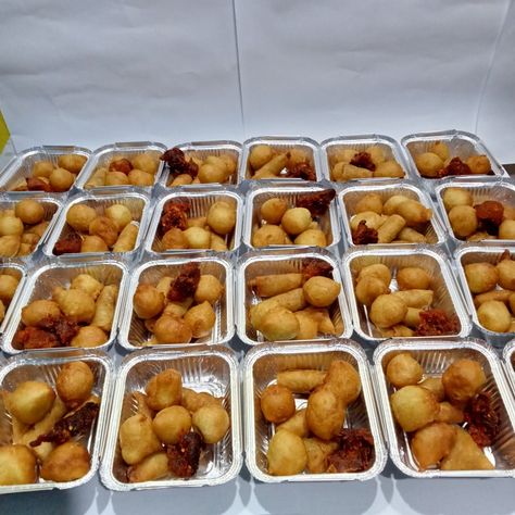 Small Chops Package In Nigeria, African Snacks, Small Chops, Low Budget Meals, Buttercream Birthday Cake, Homemade Donuts Recipe, Avocado Salad Recipes, Donuts Recipe, Boat Cruise