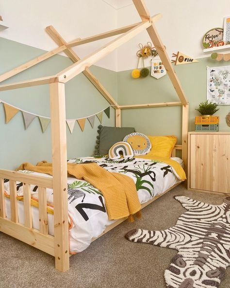 Boys Bedroom Green, Green Kids Rooms, Green Boys Room, Sage Living Room, Sage Bedroom, Toddler Boy Room Decor, Boy Toddler Bedroom, Children's Bedroom Ideas, Toddler Boy Room