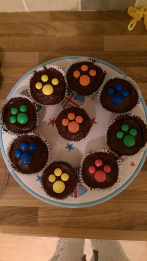 Paw Patrol Muffins, Paw Print Cupcakes, Paw Patrol Cupcakes, Paw Patrol Birthday Theme, Dog Themed Birthday Party, Paw Party, Puppy Birthday Parties, Birthday Party Snacks