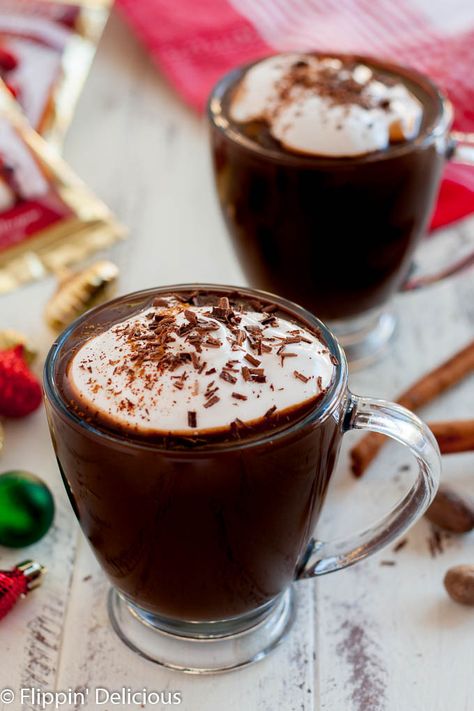 Indulgent Vegan Mexican Hot Chocolate, sweet and spicy hot chocolate topped with vegan whipped topping! Vegan Mexican Hot Chocolate, Gluten Free Hot Chocolate, Mexican Hot Chocolate Recipe, Dairy Free Hot Chocolate, Spicy Hot Chocolate, Gluten Free Drinks, Vegan Hot Chocolate, Hot Chocolate Cookies, Hot Chocolate Recipe