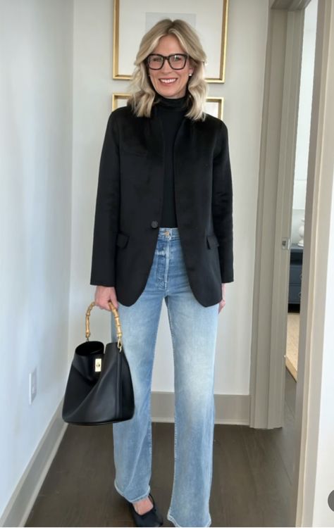 Wide Leg Jeans Outfit Blazer, Black Pants Outfit Women Casual, Royal Blue Work Outfit, Blue Jeans Black Blazer Outfit, Jean Blazer Outfit, Navy Blouse Outfit, Professional Jeans Outfit, Black Blazer Outfit Dressy, Lisa Fitness