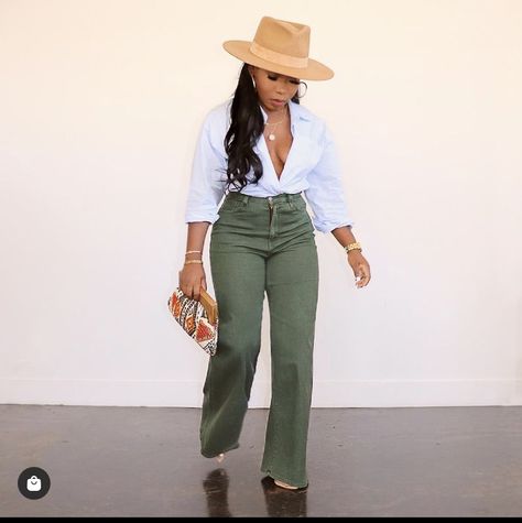 Green Fedora Hat Outfit, Grown Woman Outfits Casual, Outfits With Hats Black Women, How To Wear A Fedora Women, Fedora Outfits Women, Fedora Hat Outfit Spring, Fedora Hat Outfit Black Women, Fedora Hat Outfit Summer, Fedora Hat Outfit